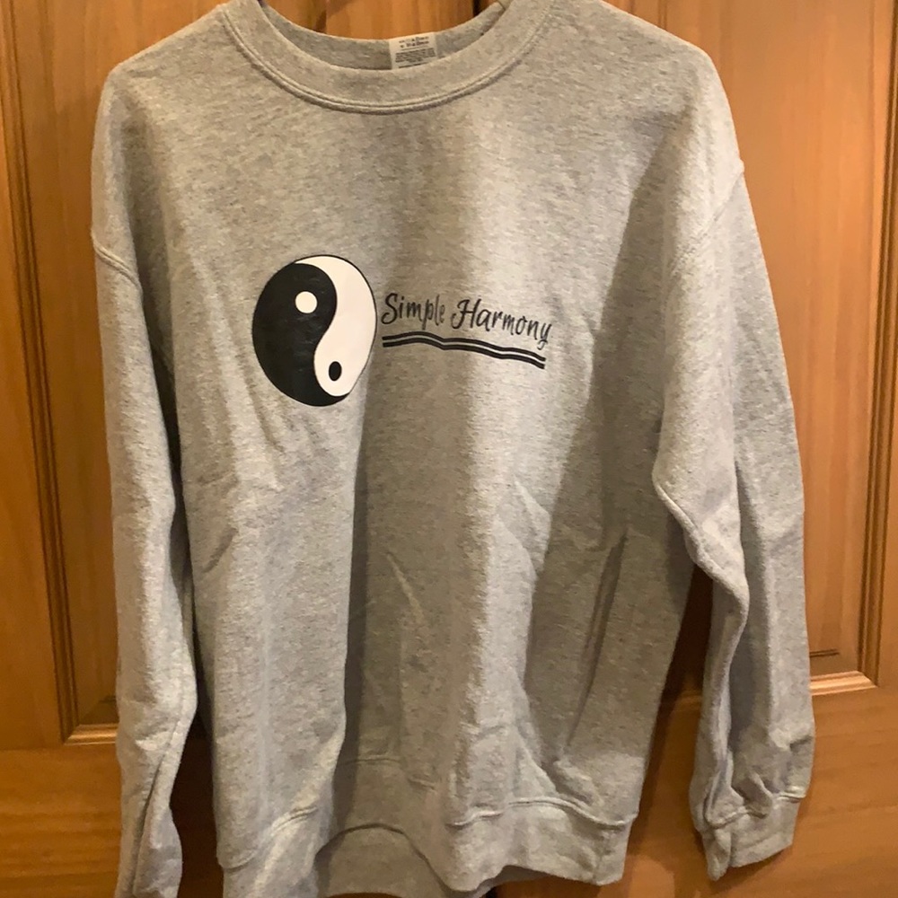 Cute casual crewneck!